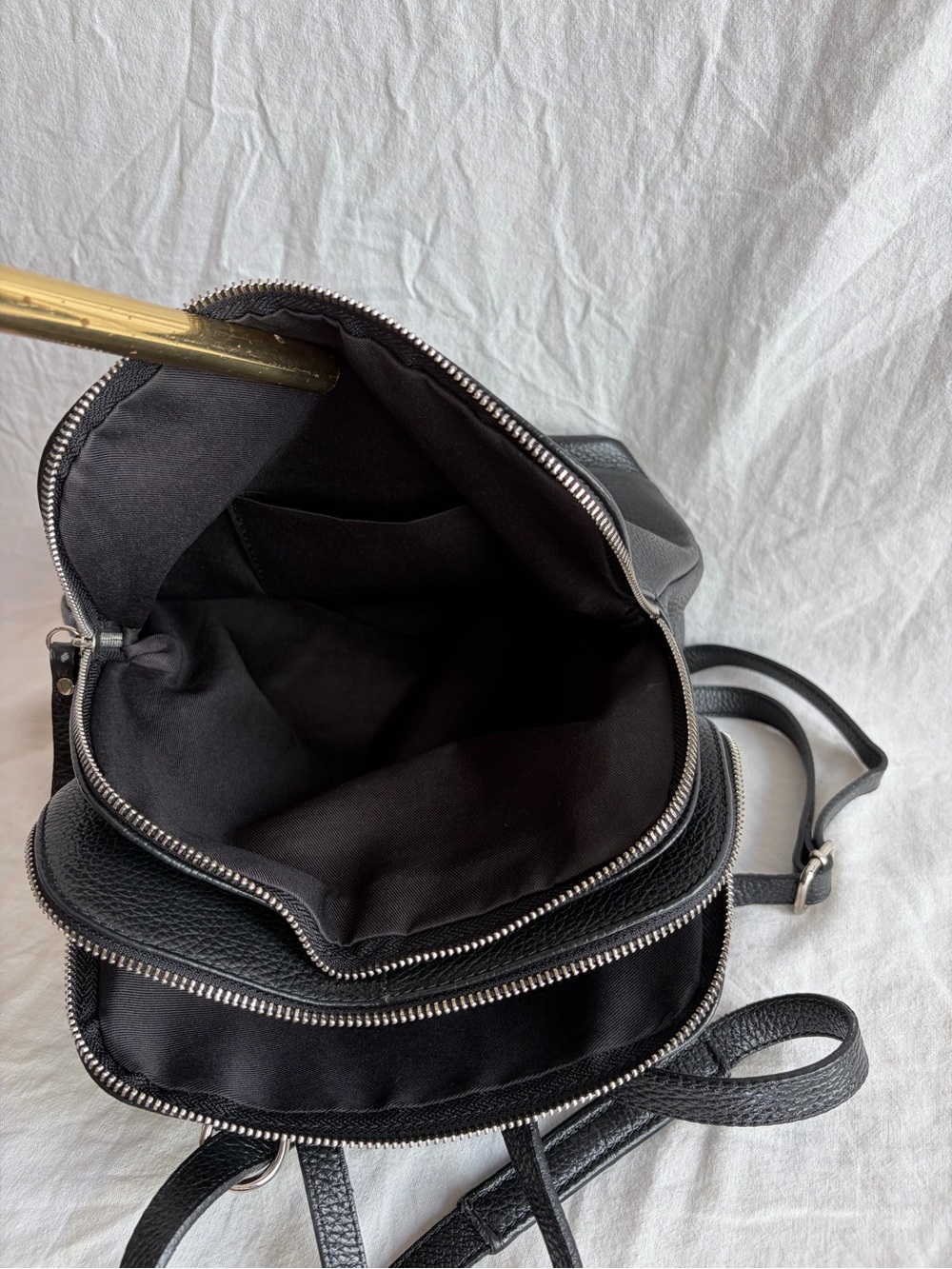 L.Credi Genuine Leather Backpack Made in Italy - Picture 8 of 9